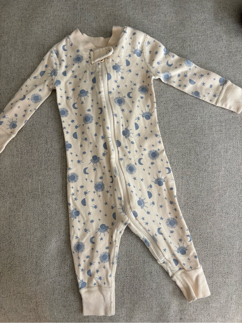Hannah Andersson Light Blue Moon & Stars One-Piece Pajamas 6-12 months